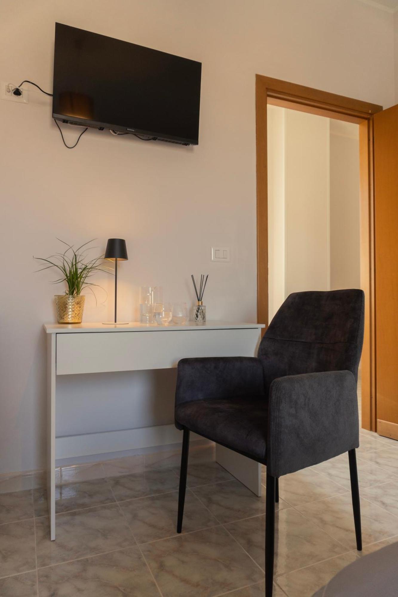 B&B Sardes Cervaro Exterior photo